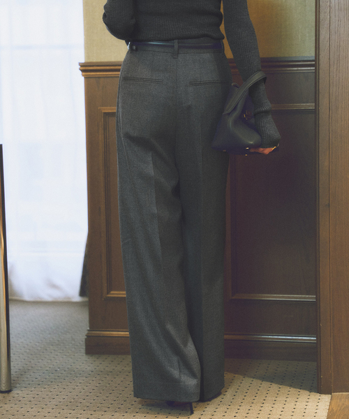 plage(プラージュ)の「toulou wide slax パンツ(スラックス・レディース・チャコールグレー/キャメル・38/34)」の10枚目の写真