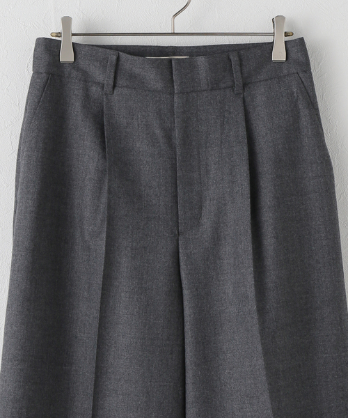 plage(プラージュ)の「toulou wide slax パンツ(スラックス・レディース・チャコールグレー/キャメル・38/34)」の16枚目の写真