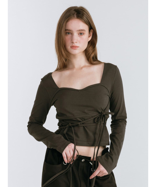 MOIFAIRE(モイフェア)の「RIBBON HEART NECK T-SHIRT / CHARCOAL(Tシャツ/カットソー・レディース・その他・ONE SIZE)」の2枚目の写真