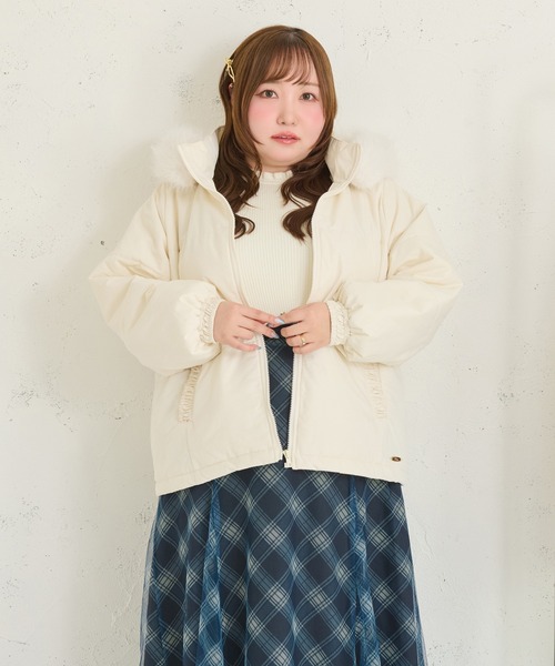 大きいサイズ】チャーム付き取り外しフードファー中綿ジャケット