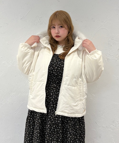 Louiosy(ルオシー)の「【大きいサイズ】チャーム付き取り外しフードファー中綿ジャケット(ダウンジャケット/コート・レディース・アイボリー/ライトブルー・LL/3L/4L)」の9枚目の写真