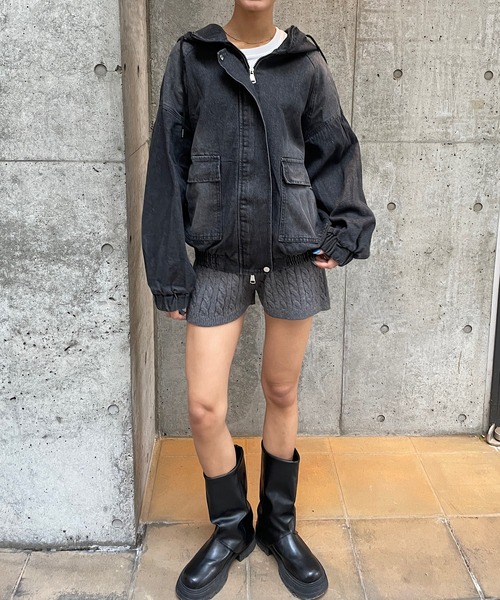 ROGER AND RAW(ロジャーアンドロウ)の「デニムフーディージップブルゾン(デニムジャケット・レディース・ブラック/ブルー・FREE)」の16枚目の写真