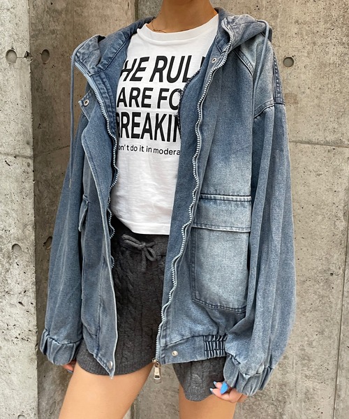 ROGER AND RAW(ロジャーアンドロウ)の「デニムフーディージップブルゾン(デニムジャケット・レディース・ブラック/ブルー・FREE)」の12枚目の写真