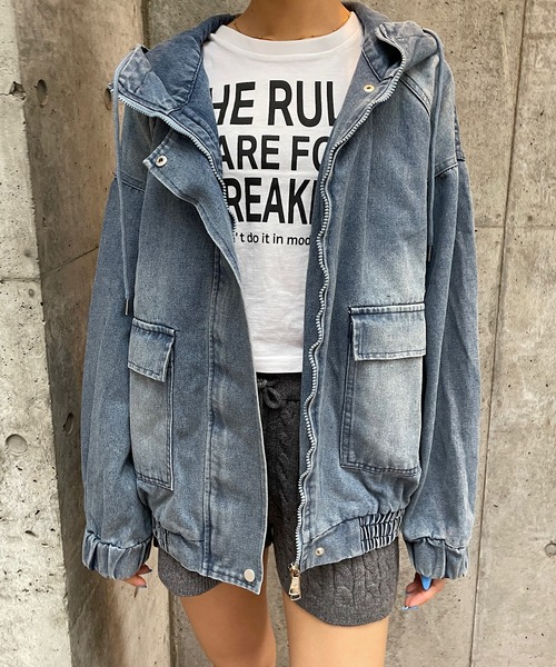 ROGER AND RAW(ロジャーアンドロウ)の「デニムフーディージップブルゾン(デニムジャケット・レディース・ブラック/ブルー・FREE)」の11枚目の写真