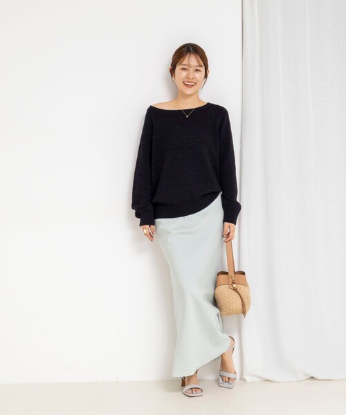 Rie Miller(リエミラー)の「《手洗い可能》ボートネックプルオーバーテープヤーン(ニット/セーター・レディース・ベージュ/ホワイト/ライトブルー/ブラック・38)」の7枚目の写真