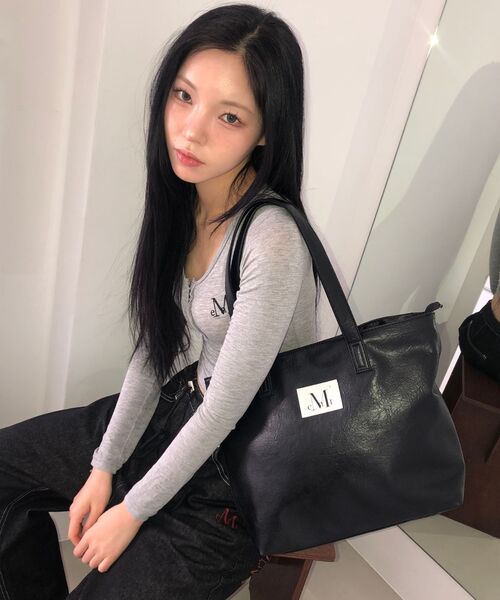 MUCENT(ムセント)の「リエンヌサイドジッパーレザーショルダーバッグ 男女共用 (2カラー)(ショルダーバッグ・レディース・ブラック/ブラウン・FREE)」の18枚目の写真