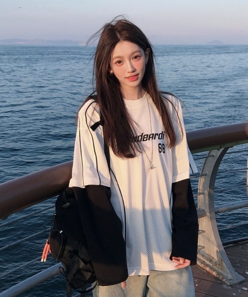 Ritzy(リッツィー)の「Y2Kロゴデザイン フェイクレイヤードロングTシャツ(Tシャツ/カットソー・レディース・ホワイト/レッド・M/L)」の18枚目の写真