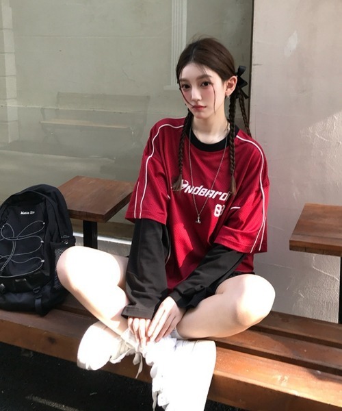 Ritzy(リッツィー)の「Y2Kロゴデザイン フェイクレイヤードロングTシャツ(Tシャツ/カットソー・レディース・ホワイト/レッド・M/L)」の7枚目の写真