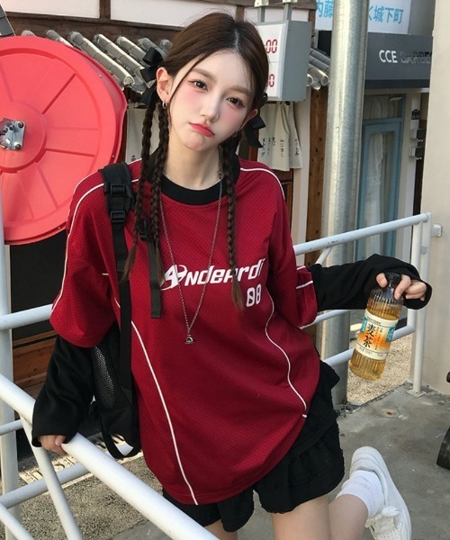 Ritzy(リッツィー)の「Y2Kロゴデザイン フェイクレイヤードロングTシャツ(Tシャツ/カットソー・レディース・ホワイト/レッド・M/L)」の9枚目の写真