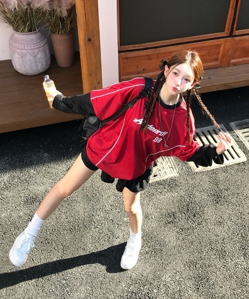 Ritzy(リッツィー)の「Y2Kロゴデザイン フェイクレイヤードロングTシャツ(Tシャツ/カットソー・レディース・ホワイト/レッド・M/L)」の10枚目の写真