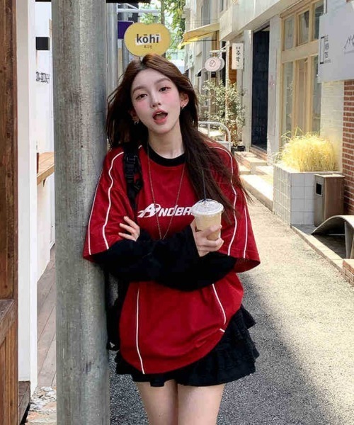 Ritzy(リッツィー)の「Y2Kロゴデザイン フェイクレイヤードロングTシャツ(Tシャツ/カットソー・レディース・ホワイト/レッド・M/L)」の13枚目の写真