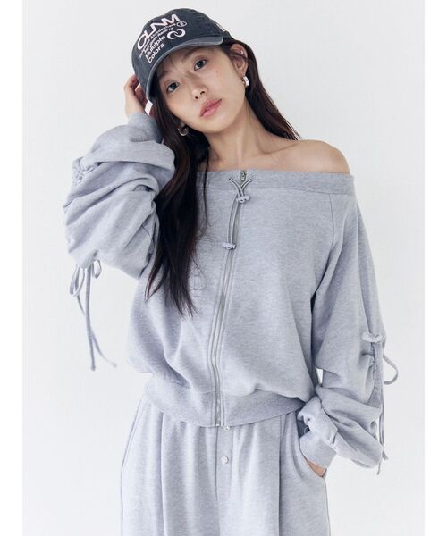 CALNAMUR（カルナムール）の「フロントジップオフショルスウェット（スウェット・レディース・グレー/ネイビー/ホワイト・FREE）」の2枚目の写真
