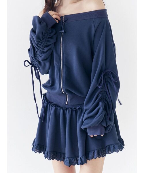 CALNAMUR（カルナムール）の「フロントジップオフショルスウェット（スウェット・レディース・グレー/ネイビー/ホワイト・FREE）」の4枚目の写真