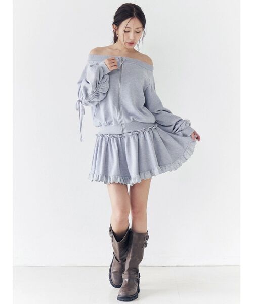 CALNAMUR（カルナムール）の「フロントジップオフショルスウェット（スウェット・レディース・グレー/ネイビー/ホワイト・FREE）」の7枚目の写真