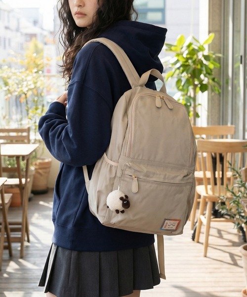 AVOCA(アヴォカ)の「【AVOCA/アヴォカ】Backpack/チャーム付き バックパック(バックパック/リュック・レディース・ネイビー/ベージュ・FREE)」の5枚目の写真