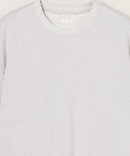 three dots(スリードッツ)の「フューズ ダブルフェイス Tシャツ(Tシャツ/カットソー・メンズ・ベージュ/グレー・SMALL/MEDIUM/LARGE)」の5枚目の写真