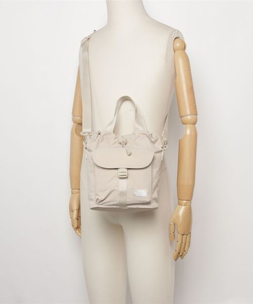 THE NORTH FACE(ザノースフェイス)の「国内未発売 THE NORTH FACE(ザ・ノースフェイス)/BREEZE BUCKET BAG(ショルダーバッグ・レディース・ホワイト系/グレー系/ピンク系/ブラック系・FREE)」の8枚目の写真