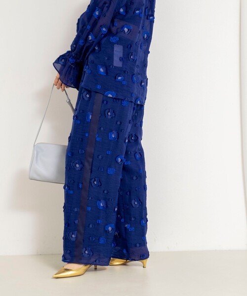 NOLLEY’S（ノーリーズ）の「《セットアップ対応》【KIRYU】 MIXウォッシャブルフラワー柄ジャガードパンツ（その他パンツ・レディース・ロイヤルブルー・38）」の20枚目の写真