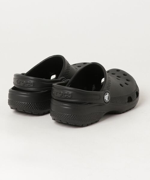 crocs（クロックス）の「CLASSIC CLOG KIDS（スニーカー・キッズ・ブラック・18.0cm/18.5cm/19.5cm/20.0cm）」の3枚目の写真