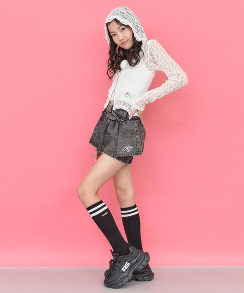 ANAP GiRL(アナップガール)の「ライン入り 刺繍ハイソックス(ソックス/靴下・キッズ・ブラック/ホワイト・F)」の8枚目の写真