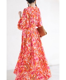 cawaii | エネルギッシュな色を纏うフラワーパターンロングワンピース（紐リボン付き）(ワンピース)