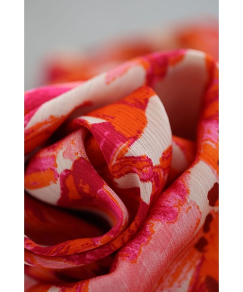 cawaii（カワイイ）の「エネルギッシュな色を纏うフラワーパターンロングワンピース（紐リボン付き）（ワンピース・レディース・オレンジ・FREE）」の6枚目の写真