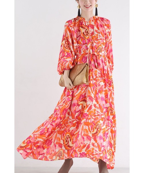 cawaii（カワイイ）の「エネルギッシュな色を纏うフラワーパターンロングワンピース（紐リボン付き）（ワンピース・レディース・オレンジ・FREE）」の12枚目の写真