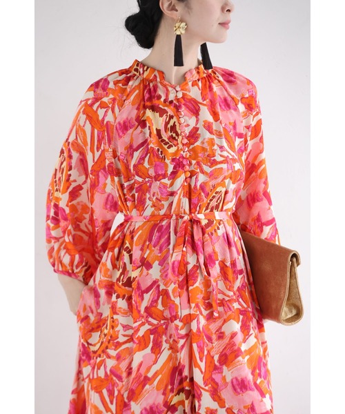 cawaii（カワイイ）の「エネルギッシュな色を纏うフラワーパターンロングワンピース（紐リボン付き）（ワンピース・レディース・オレンジ・FREE）」の13枚目の写真