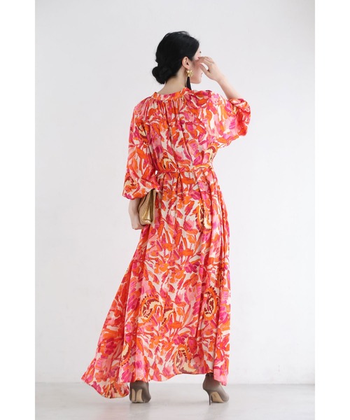 cawaii（カワイイ）の「エネルギッシュな色を纏うフラワーパターンロングワンピース（紐リボン付き）（ワンピース・レディース・オレンジ・FREE）」の14枚目の写真