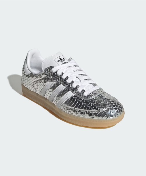 adidas（アディダス）の「adidas/アディダス/SAMBA OG W（スニーカー・メンズ・シルバー・23.5cm/24.0cm/24.5cm/25.0cm/25.5cm/26.0cm/26.5cm/27.0cm/27.5cm/28.0cm/23.0cm）」の2枚目の写真