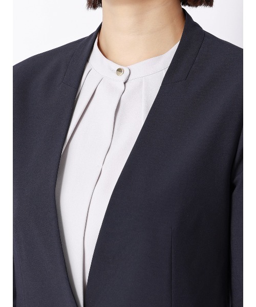 SUIT SQUARE（スーツスクエア）の「ジャケット Vカラー ウォッシャブル ストレッチ UVカット TRトロピカル 無地（テーラードジャケット・レディース・カーキ/ネイビー・40(11号)/38(9号)/36(7号)）」の10枚目の写真