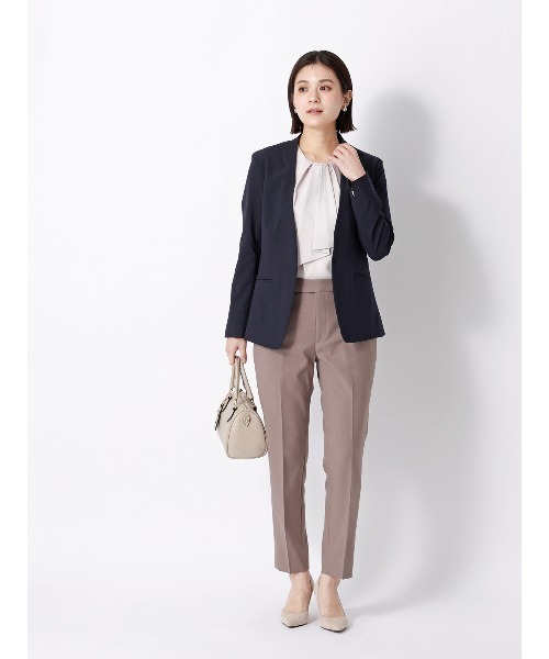 SUIT SQUARE（スーツスクエア）の「ジャケット Vカラー ウォッシャブル ストレッチ UVカット TRトロピカル 無地（テーラードジャケット・レディース・カーキ/ネイビー・40(11号)/38(9号)/36(7号)）」の5枚目の写真