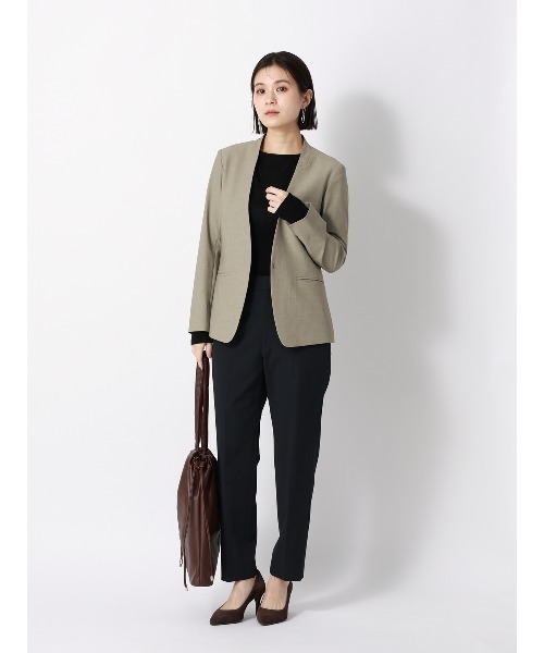 SUIT SQUARE（スーツスクエア）の「ジャケット Vカラー ウォッシャブル ストレッチ UVカット TRトロピカル 無地（テーラードジャケット・レディース・カーキ/ネイビー・40(11号)/38(9号)/36(7号)）」の15枚目の写真