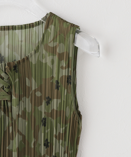 P.A.M.(パム)の「P.A.M. / パークスアンドミニ KALLIMA PLEATED TANK TOP(タンクトップ・レディース・カーキ・SMALL)」の8枚目の写真