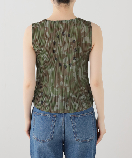 P.A.M.(パム)の「P.A.M. / パークスアンドミニ KALLIMA PLEATED TANK TOP(タンクトップ・レディース・カーキ・SMALL)」の2枚目の写真