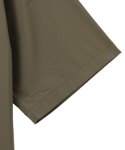 PUMA(プーマ)の「PUMA OVERSIZED SS SHIRT / プーマ ユニセックス オーバーサイズド ショートスリーブ シャツ(シャツ/ブラウス・メンズ・ブラック/ベージュ/グリーン・S/XL/L/M)」の6枚目の写真
