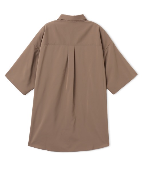 PUMA(プーマ)の「PUMA OVERSIZED SS SHIRT / プーマ ユニセックス オーバーサイズド ショートスリーブ シャツ(シャツ/ブラウス・メンズ・ブラック/ベージュ/グリーン・S/XL/L/M)」の13枚目の写真