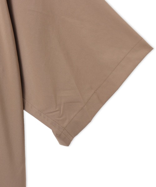 PUMA(プーマ)の「PUMA OVERSIZED SS SHIRT / プーマ ユニセックス オーバーサイズド ショートスリーブ シャツ(シャツ/ブラウス・メンズ・ブラック/ベージュ/グリーン・S/XL/L/M)」の11枚目の写真