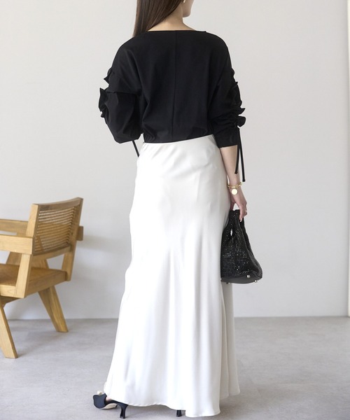 PREFERIR（プレフェリール）の「【洗える／綿混】シャーリングフリル七分袖カットソーブラウス（着丈58cm）／通勤・きれいめ・体型カバー（Tシャツ/カットソー・レディース・カーキ/オフホワイト/ブラック・FREE）」の15枚目の写真