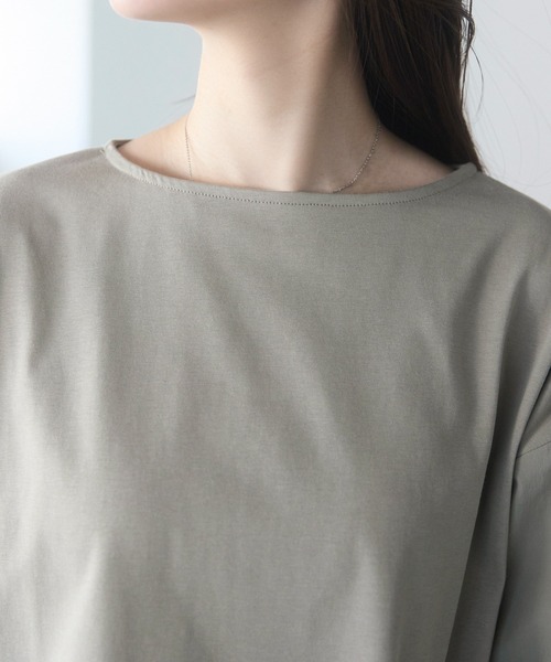 PREFERIR（プレフェリール）の「【洗える／綿混】シャーリングフリル七分袖カットソーブラウス（着丈58cm）／通勤・きれいめ・体型カバー（Tシャツ/カットソー・レディース・カーキ/オフホワイト/ブラック・FREE）」の5枚目の写真