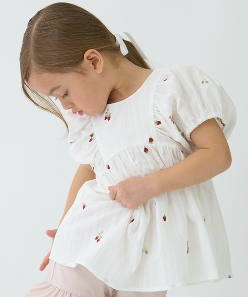 petit main(プティマイン)の「【リンク】いちごパフチュニック(シャツ/ブラウス・キッズ・ブラック/アイボリー/ブルー・130cm/80cm/110cm/120cm/90cm/100cm)」の4枚目の写真