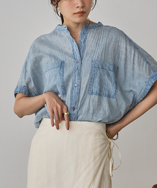 hunch(ハンチ)の「アシッドウォッシュ コットン 半袖シャツ(シャツ/ブラウス・レディース・チャコール/ベージュ/グレイッシュブルー/コーラルピンク・FREE)」の4枚目の写真
