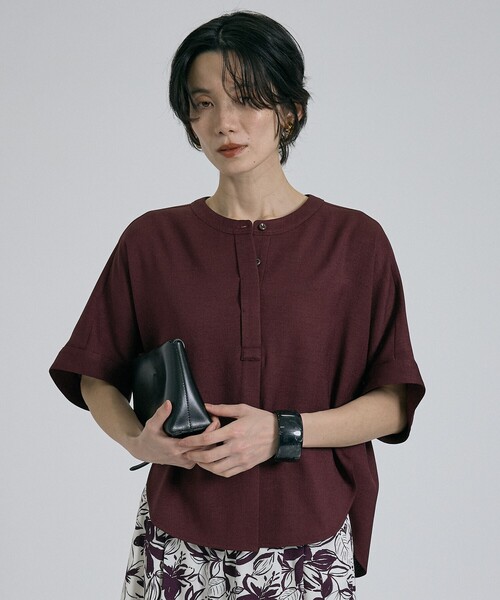 qualite(カリテ)の「【ベストセラーアイテム!新色追加】リネンライクスリットブラウス セットアップ対応 春服 夏服 オフィスカジュアル(シャツ/ブラウス・レディース・オフホワイト/ワイン・フリー)」の10枚目の写真