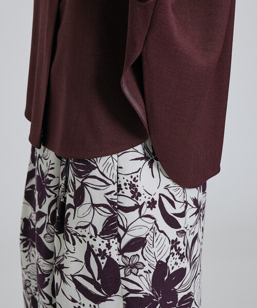 qualite(カリテ)の「【ベストセラーアイテム!新色追加】リネンライクスリットブラウス セットアップ対応 春服 夏服 オフィスカジュアル(シャツ/ブラウス・レディース・オフホワイト/ワイン・フリー)」の9枚目の写真