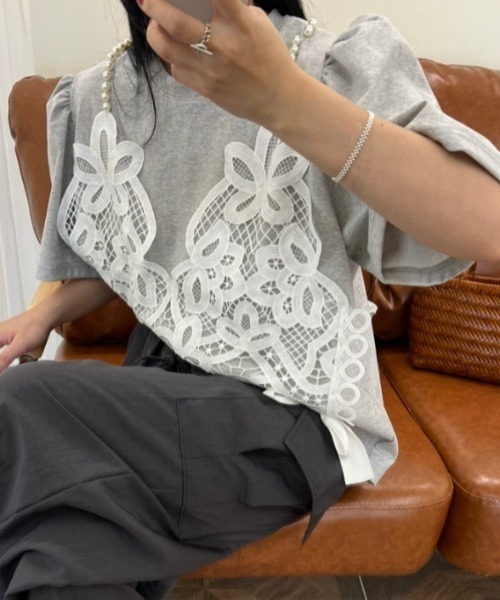 deux amour（ドゥーザムール）の「サイドリボンレースキャミレイヤード半袖トップス（その他トップス・レディース・ブラック/グレー・FREE）」の3枚目の写真