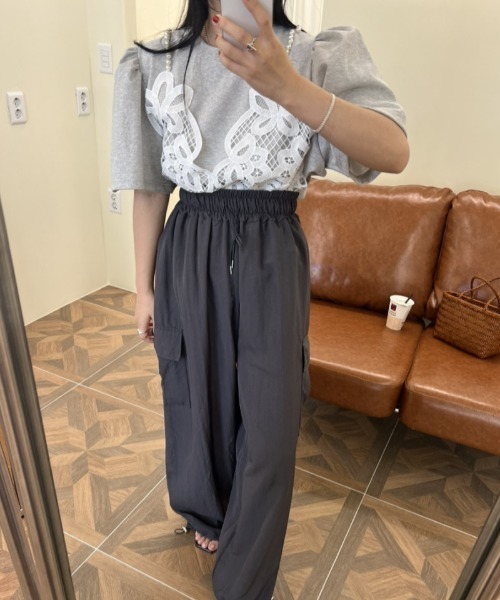 deux amour（ドゥーザムール）の「サイドリボンレースキャミレイヤード半袖トップス（その他トップス・レディース・ブラック/グレー・FREE）」の7枚目の写真