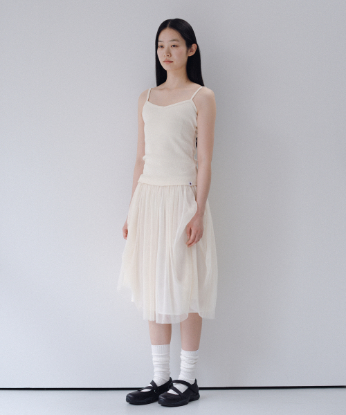 OHESHIO(オヘシオ)の「BASIC RIBBED V-NECK SLEEVELESS, CREAM(Tシャツ/カットソー・レディース・その他・FREE)」の3枚目の写真