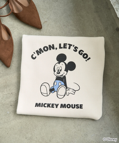 FREAK'S STORE（フリークスストア）の「限定展開　別注/Mickey＆Minnie/ミッキーマウス＆ミニーマウス/ワッフルプリント半袖Tシャツ（Tシャツ/カットソー・レディース・ライトグレー/チャコール/ブラック/オフホワイト/ナチュラル/グレー・ﾌﾘ-）」の2枚目の写真