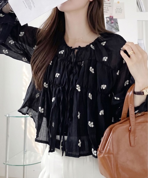 Ada.(エイダ)の「花柄刺繍 シアー ブラウス(シャツ/ブラウス・レディース・ブラック/オフホワイト/サックスブルー・FREE)」の9枚目の写真