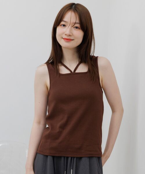 RETRO GIRL(レトロガール)の「ホルターネックタンク(Tシャツ/カットソー・レディース・オフホワイト/ブラック/ブラウン・FREE)」の4枚目の写真